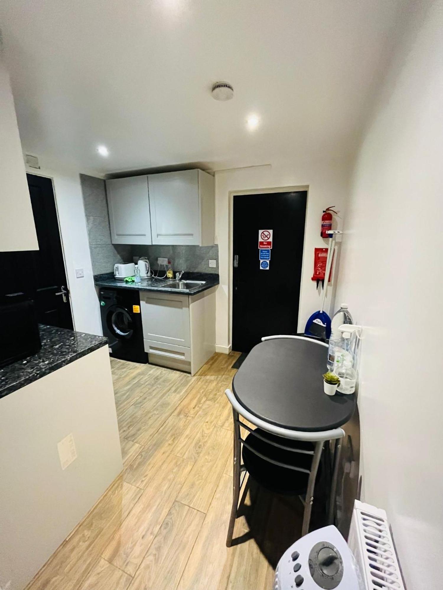 Exclusive Private One Bedroom Suite London Bagian luar foto